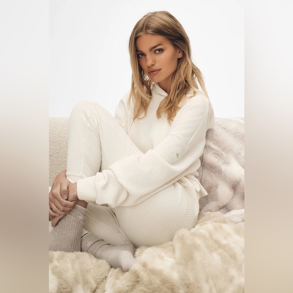 ALO Yoga Ivory Muse Set : Hoodie & Sweatpants Small NWT - Picture 4 of 12